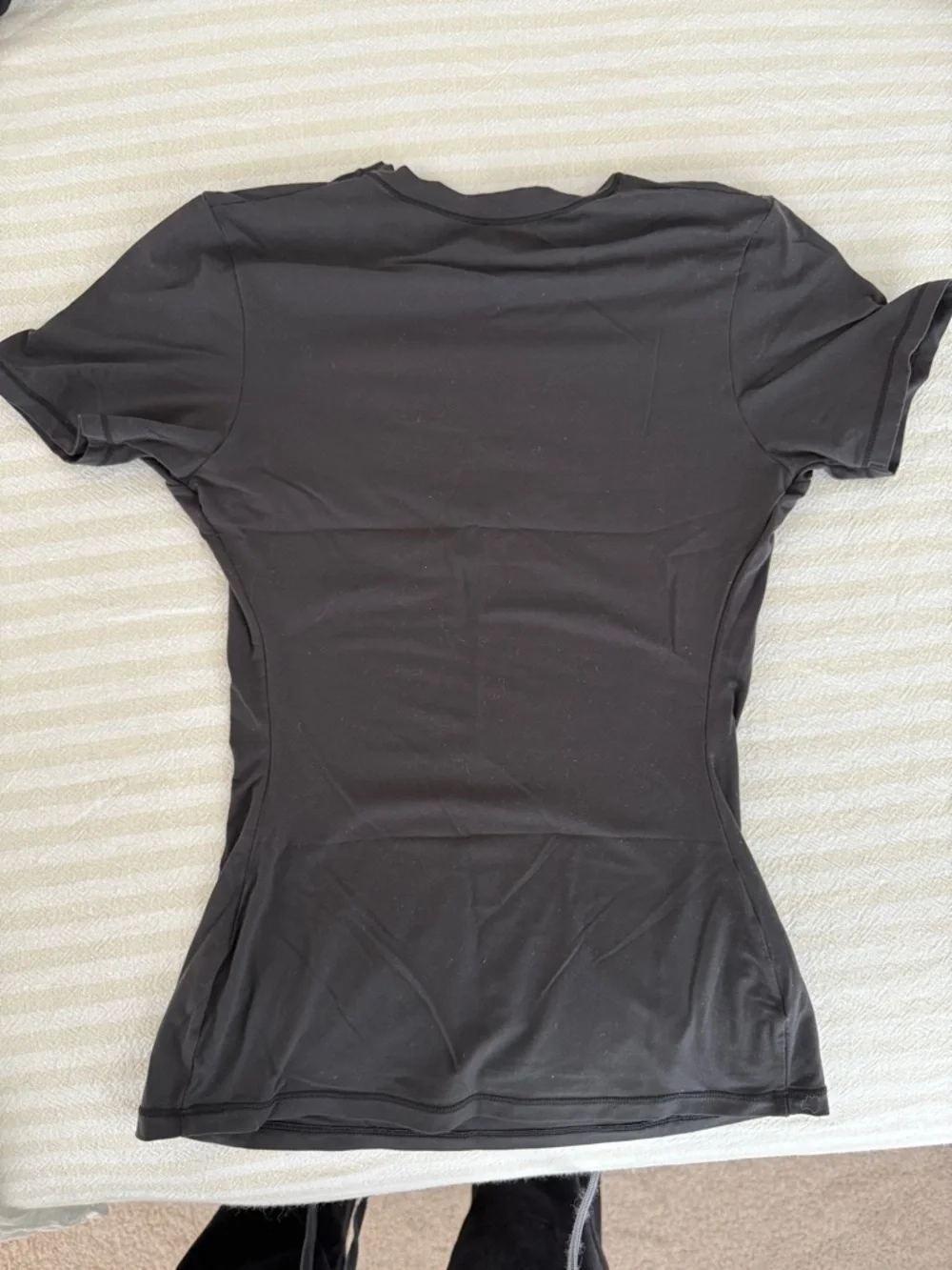 Skims Fits Everybody T-Shirt in Onyx - Picture 4 of 4